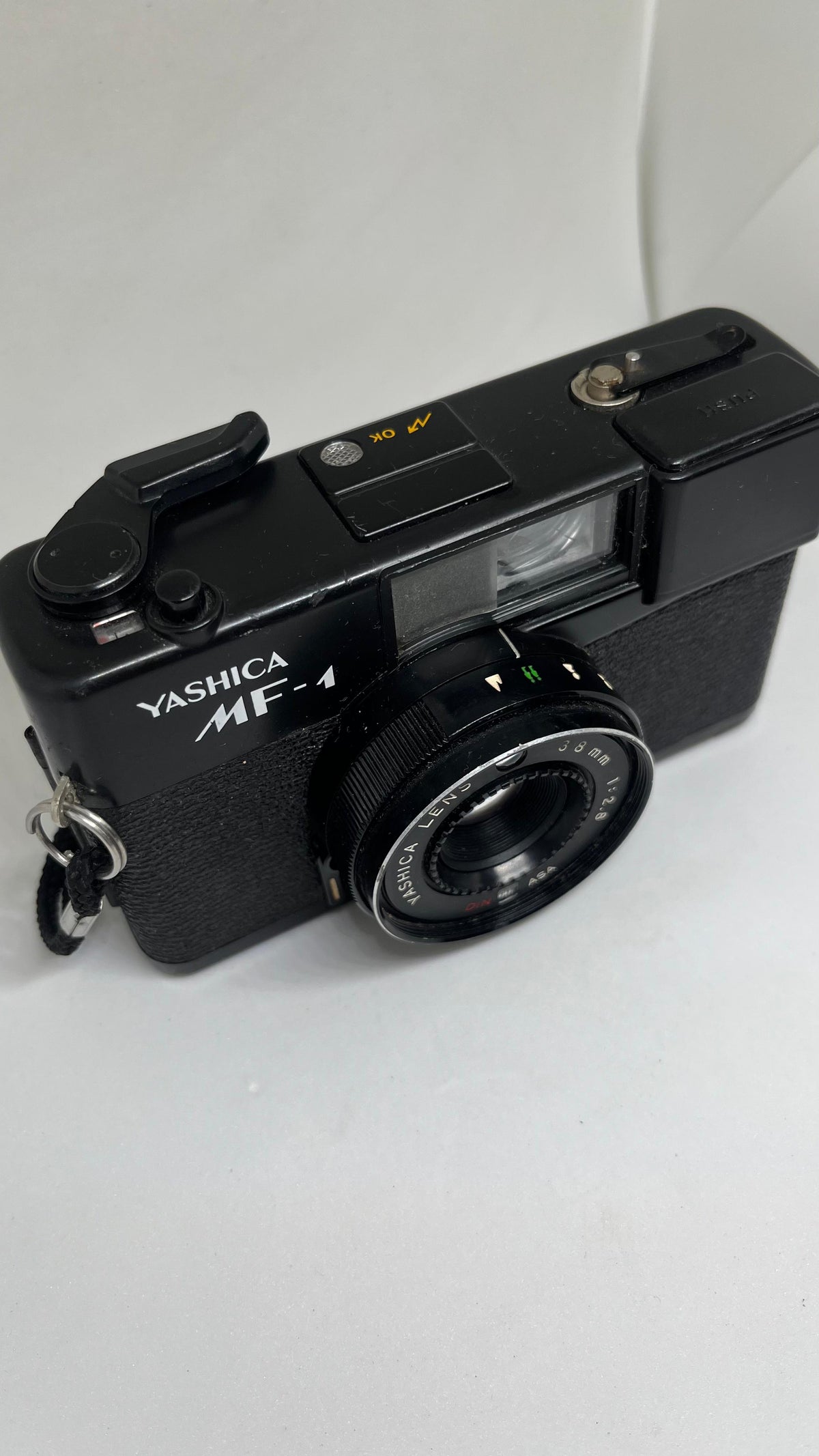 Câmera Fotográfica Analógica Yashica MF-1 Preta