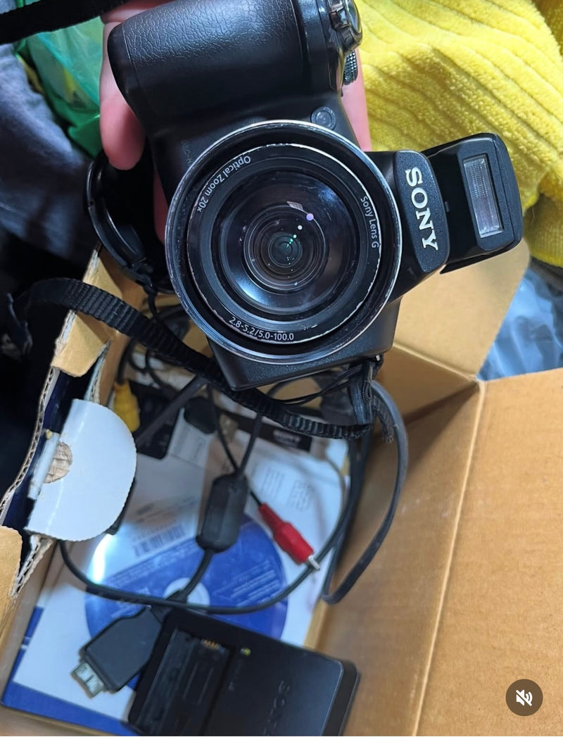 Sony Cyber-shot DSC-HX1 • PRETA - 9.1mpx com lente G e zoom potente! NA CAIXA
