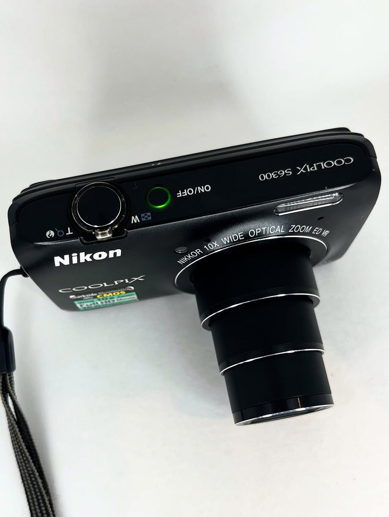 Nikon Coolpix S6300 com lente NIKKOR e 16.0mpx - Preta