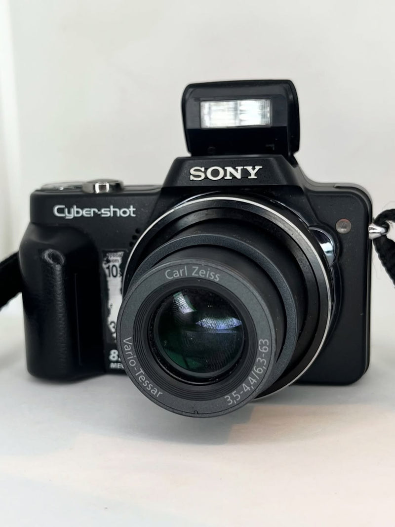Sony Cyber-shot DSC-H10 8.1mpx com lente Carl Zeiss Preta