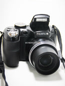 FujiFilm FinePix S1800 12mpx 18x wide - PRETA