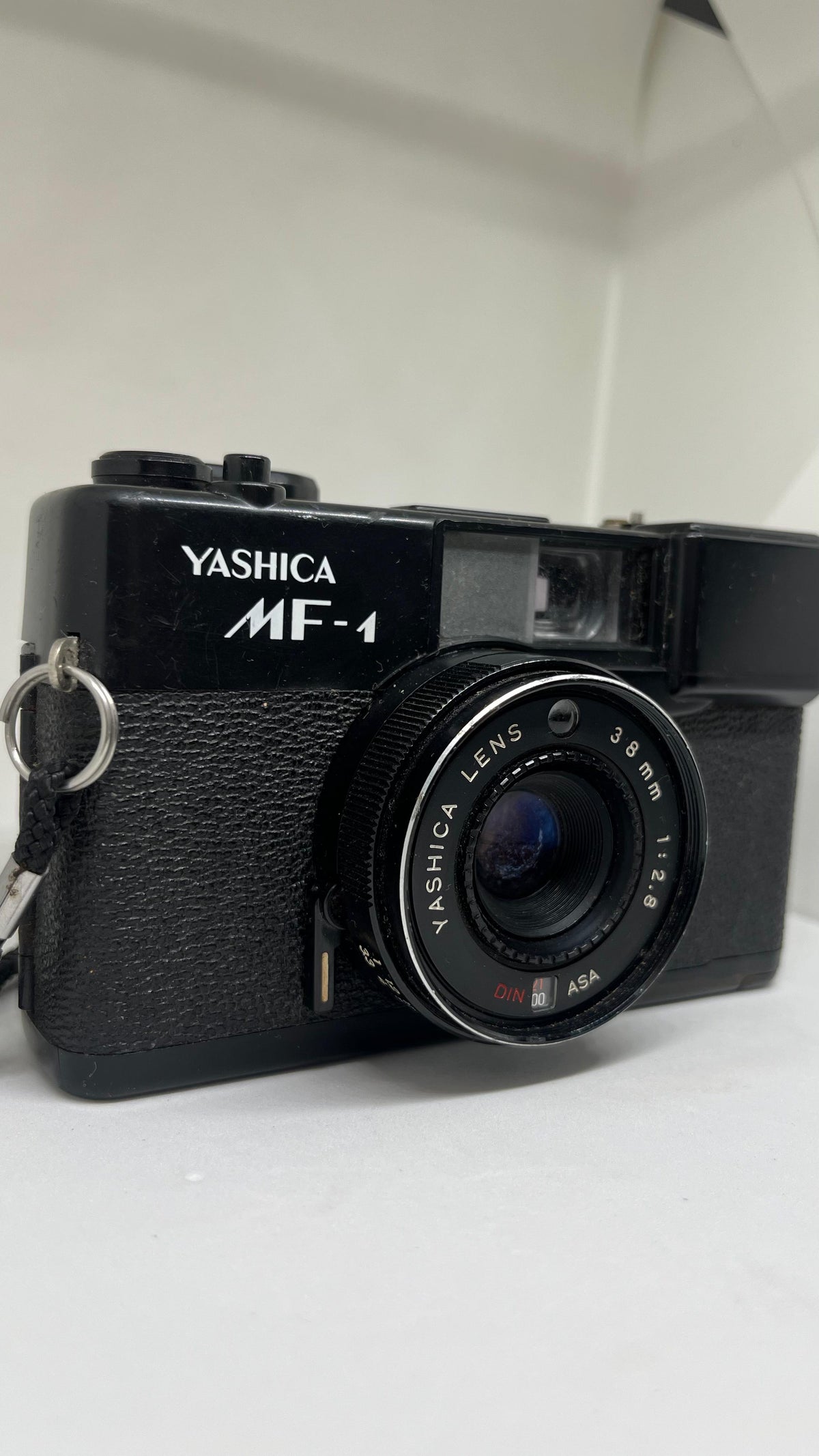 Câmera Fotográfica Analógica Yashica MF-1 Preta