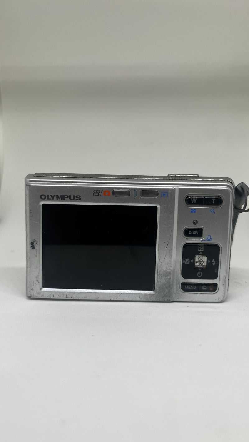 Olympus X-15 8Mpx Prata