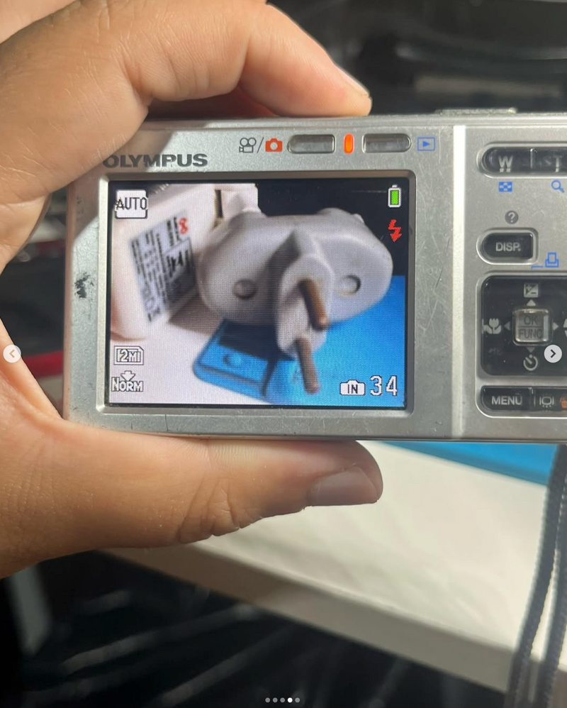 📸 Olympus X-15 8mpx Prata