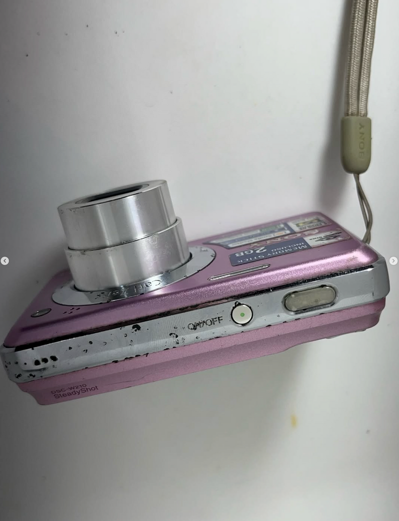 Sony Cybershot DSC-W210 com SteadyShot ROSA